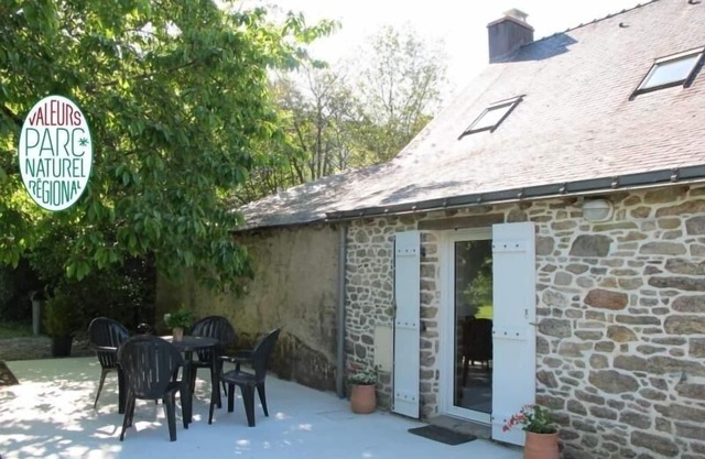 Tranquil Family Cottage in Brière Park with Garden & Play Area
