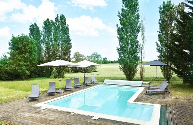 Tranquil Gite with private pool and country views