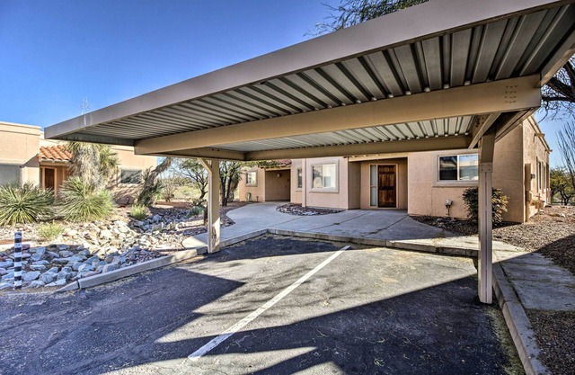 Tranquil Green Valley Townhome w/Mtn Views!