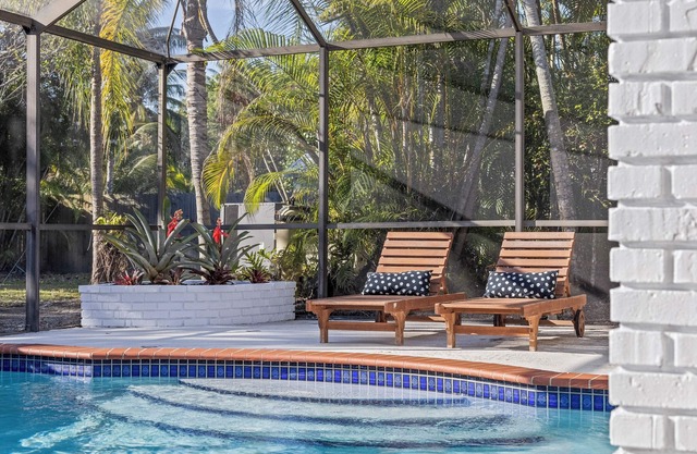 Tranquil Heirloom Hideaway, Pool in South Miami