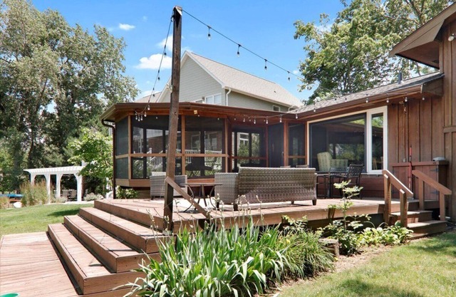 Tranquil Lakefront Retreat: Your Perfect Getaway on Lake Bloomington