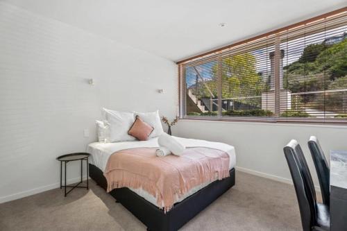 Tranquil Modern Studio