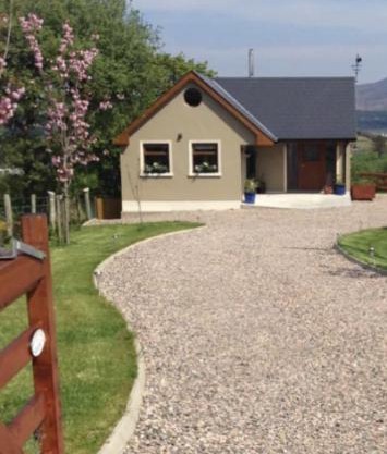 Tranquil Mulroy Drive Cottage