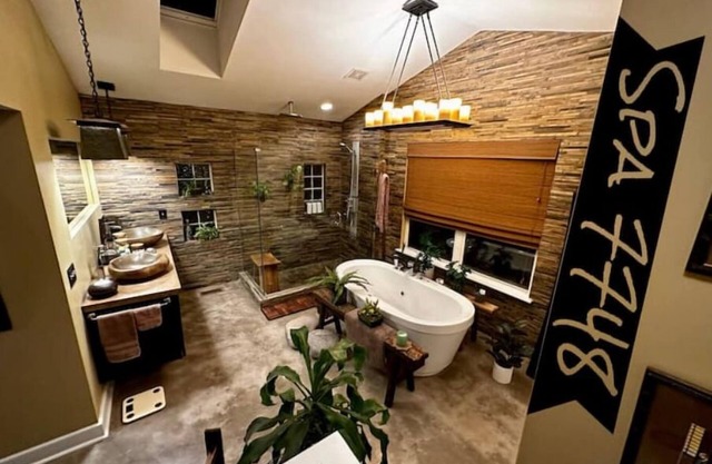 Tranquil three bedroom SpaHome in central St. Louis.