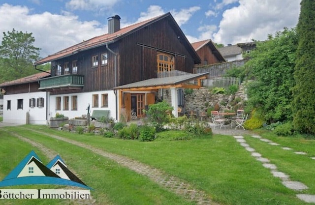 Traumbauernhaus mit 2500qm und Uneinsehbárer Garten