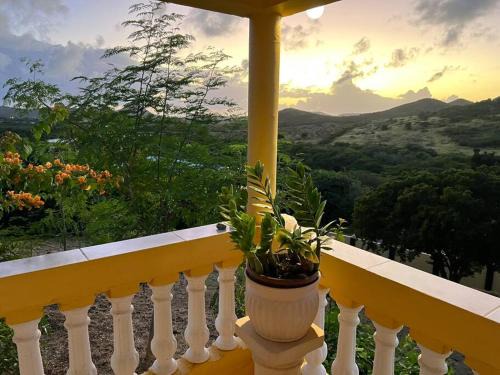 Traumhaus am Hang mit privatem Pool