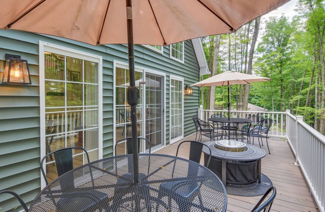 Treasure Lake Home w/Deck: Walk to Bimini Lake!