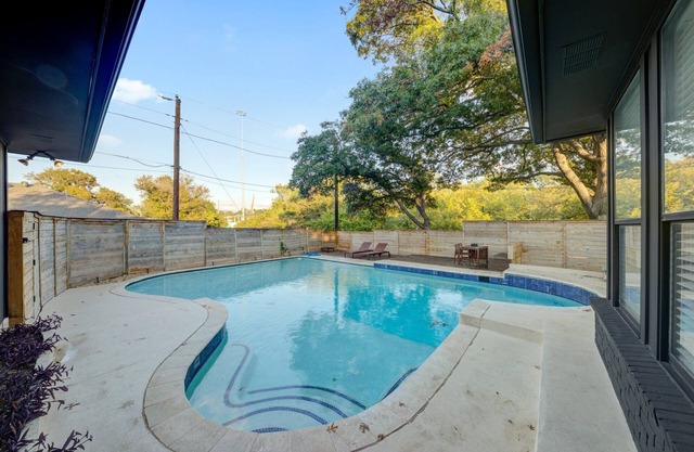Treed Lot & Pool - 4BR Dallas Family Retreat