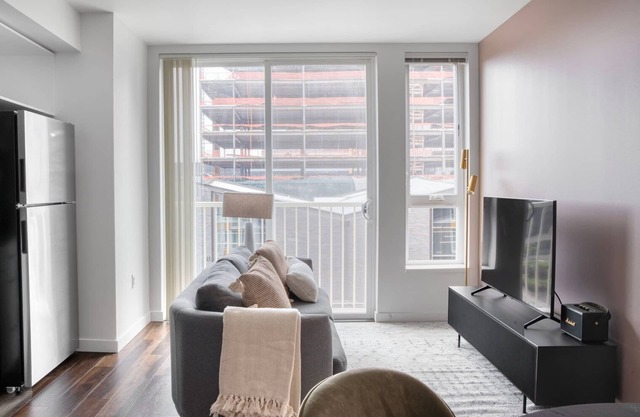 Trendy Bellevue Studio w/Gym & Lounge, nr Shopping, by Blueground