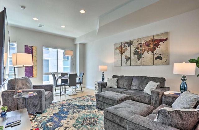 Trendy Denver Townhome - Walk to Mile High Stadium