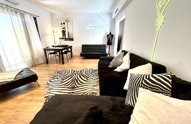Trendy Large apartment Sagrada Familia Park Guell
