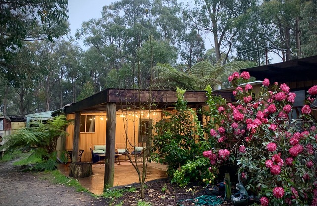 Trickle Hill - enjoy bush, wine and relaxation on a hidden farm