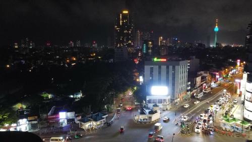 Trillium Express Colombo 7