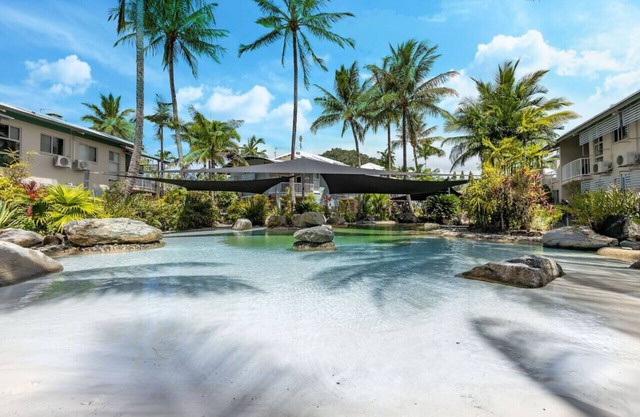 Trinity Beach Resort 2BR Apt; Pools 500m to beach!