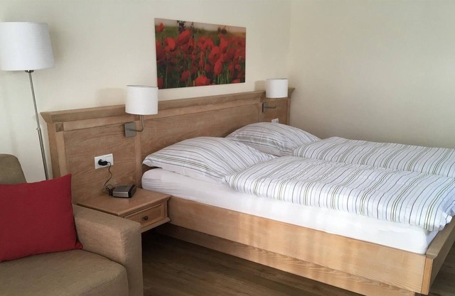 Triple Room, Shower, Toilet - Strengliner Mill, Hotel