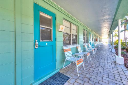 Tropic Terrace Suite #8 - Beachfront Resort