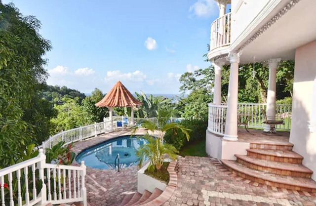 Tropical Lagoon Resort