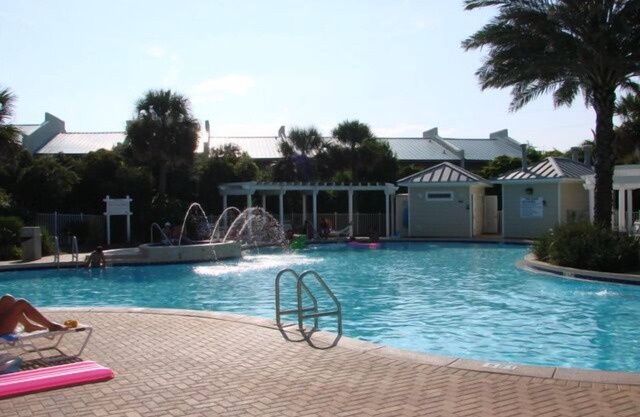 Tropical Paradise in Beach Retreat - FREE Beach Serv. In Season Mar - Oct!