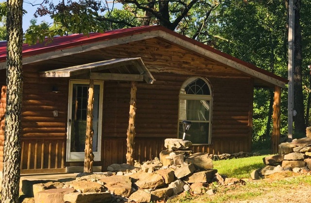Trout fishing enthusiasts - minutes from the stream!