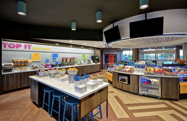 TRU by Hilton Denver