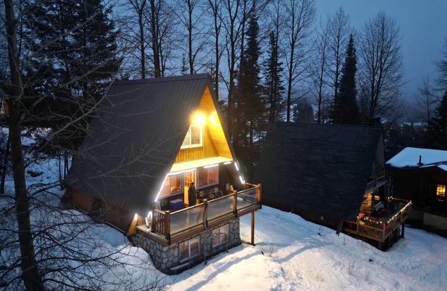 True Ski-in/Ski-out Cabin at Burfield Heights