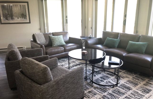 True Ski-in Ski-out 2BR Condo covered parking Great View STR 303550