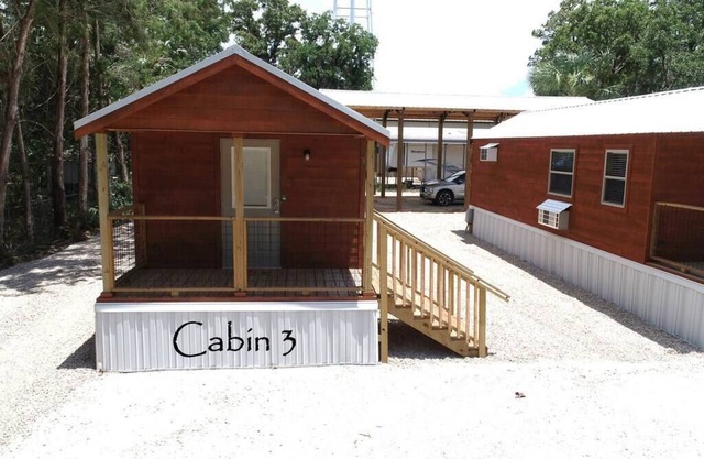 Truth Harbors Cabin3 Pet Friendly