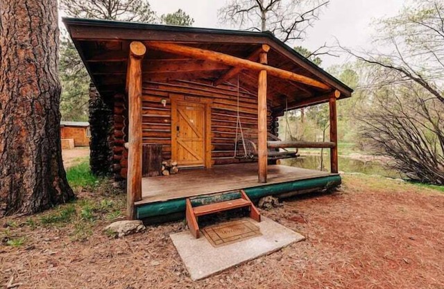 Tuckaway Cabin, Rustic Tuckaway Cabin