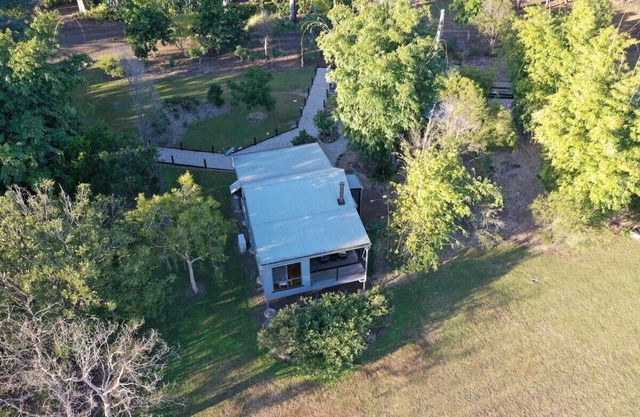 Tuckeroo Cottages - Kookaburra Cottage
