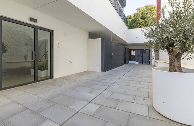 Turia RiveTuria River Park. Parking + Terrace + WiFi + 4 Pax