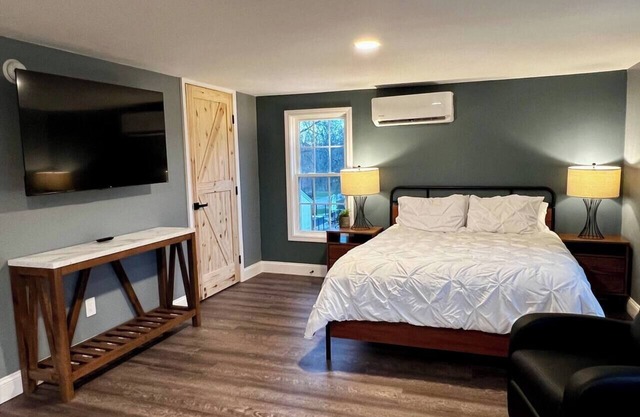 Turner Park Suite, Montour Falls
