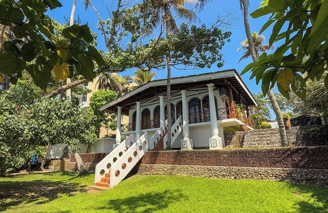 Turtle Beach Villa, steps away from Coconut Tree Hill in Mirissa, Sri Lanka