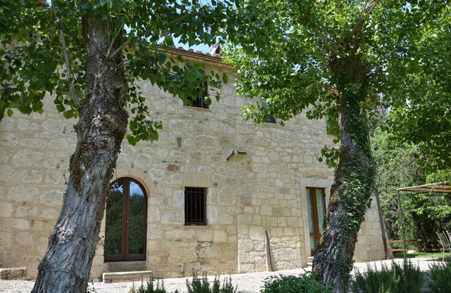 Tuscan country house private fenced pool- garden- ideal for families