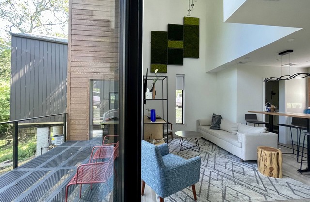 Twin Sycamore River Cottage, “Serenity”