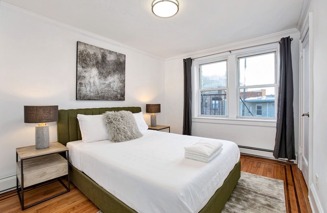 TwinCity 2 BR/1 BA Apt - Minutes To NYC! (4)