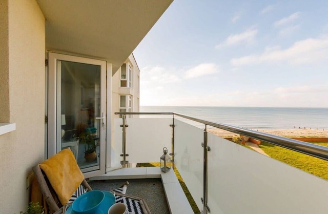 Two Bed Seafront Escape in East Wittering