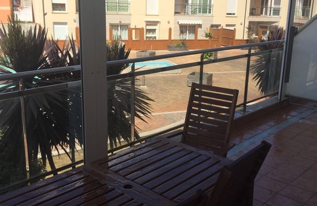 Two bedroom apartment, close to the beach and with pool
