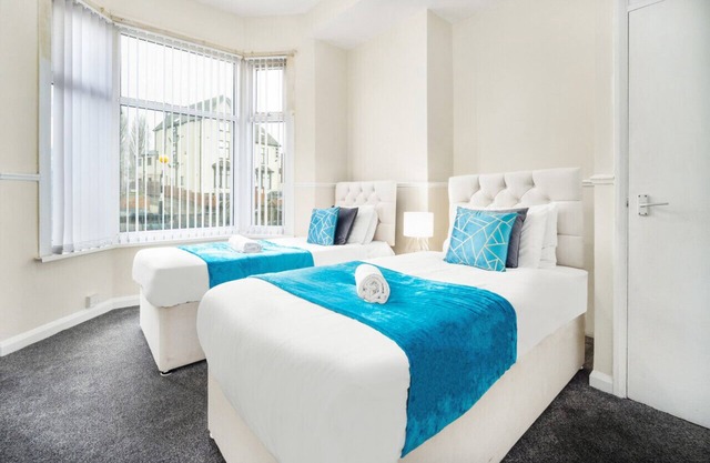 Two Bedroom Apartment - Twin Beds - Smart TV - WIFI