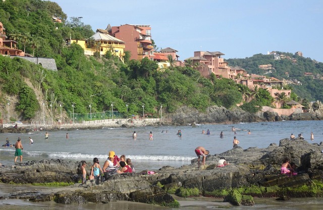 Two Bedroom Apartment at the Beach, Zihuatanejo, Mexico