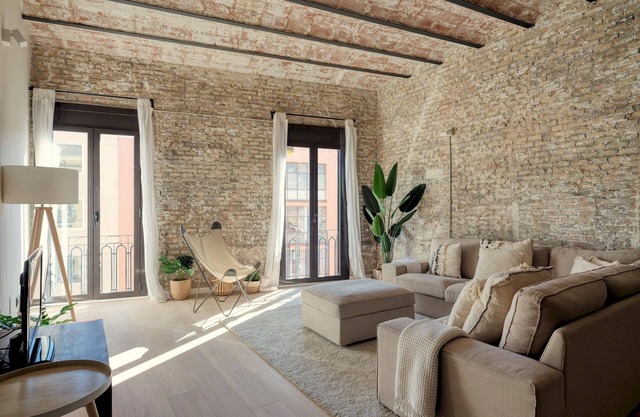Two Bedroom apartment in Pere IV - You Stylish