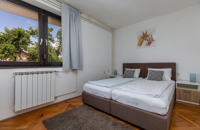 Two bedroom apartment with terrace Karlovac (A-20989-b)