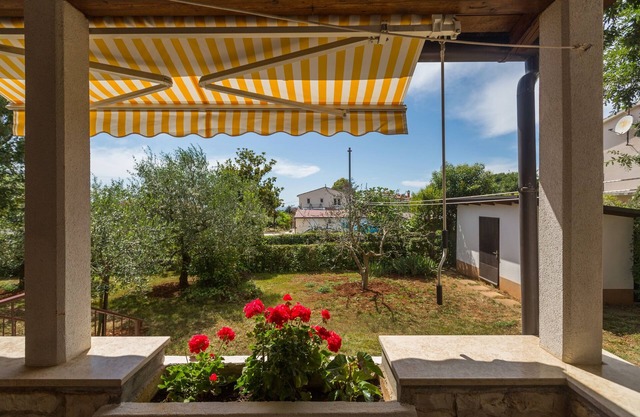 Two bedroom apartment with terrace Kukci, Poreč (A-7166-a)