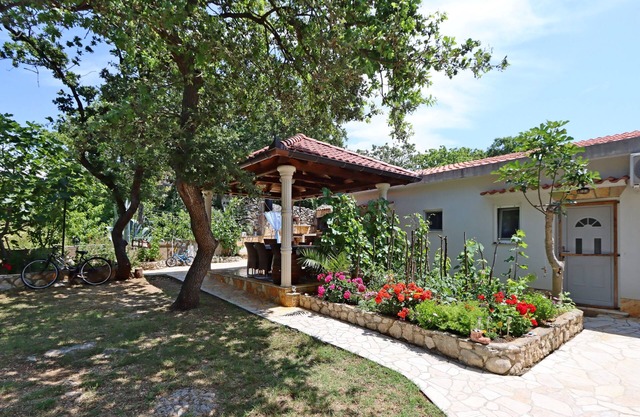 Two bedroom apartment with terrace Potočnica, Pag (A-6338-c)