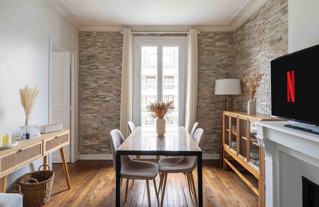 Two bedroom at 25 mn from Paris
