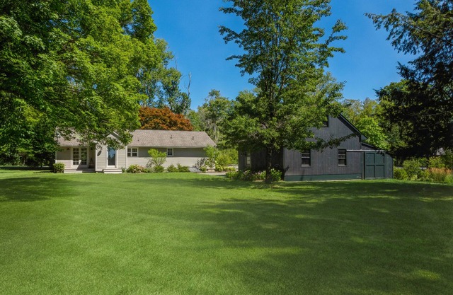 Two Bedroom Cottage Close To Town
