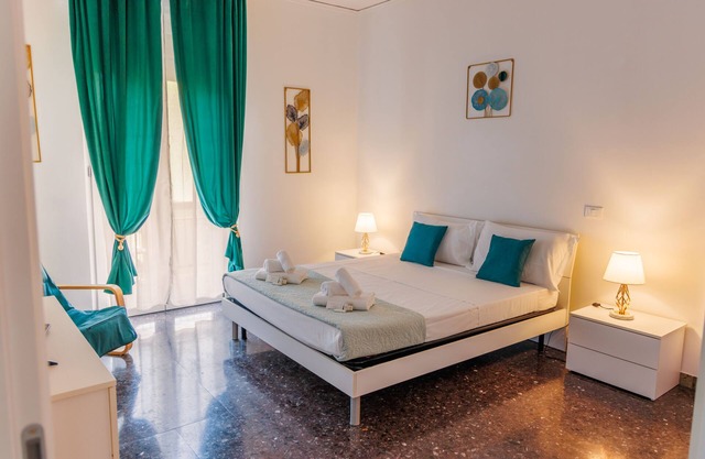 Two-Bedroom Deluxe Apartment with Balcony