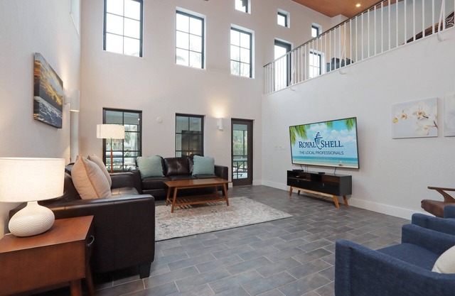 Two Bedroom Duplex, Located Only 7 Houses Away from The Gulf of Mexico! Bay Breeze