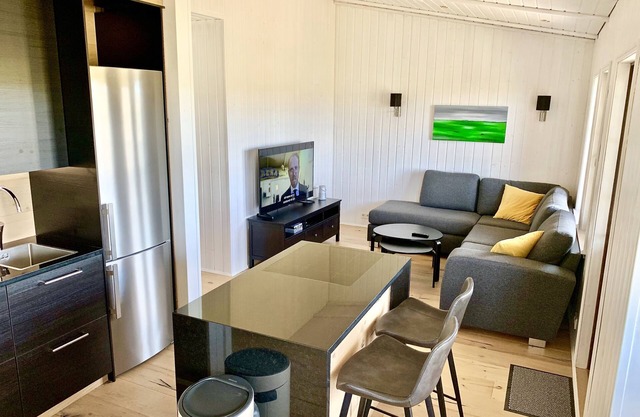 Two Luxury Houses for 16 Guests with HotTubs close to Snæfellsjökull Glacier