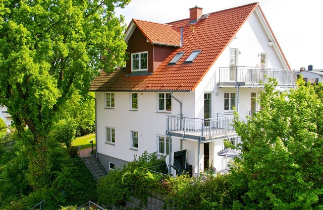 Two-room apartment in a quiet location on the south terrace, close to the center, 800m from the beach, bus and train