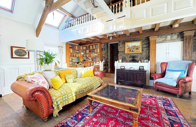 Ty Isaf - Two Bedroom House, Sleeps 4